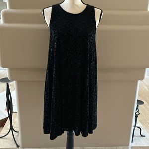 Beautiful Sleeveless Holiday Dress. Black. Size S. Lined.